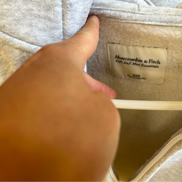 Cropped fleece hoodie - Picture 3 of 3